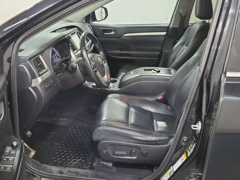 Used 2017 Toyota Highlander XLE AWD/4WD image 11