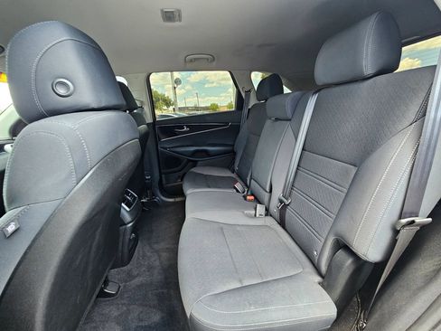 Used 2017 Kia Sorento L FWD image 13