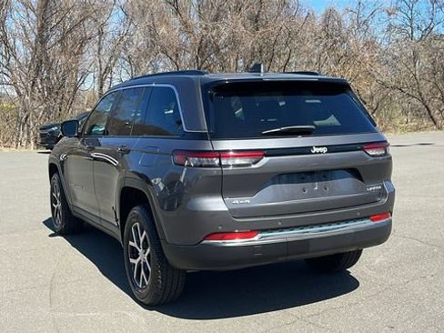 Used 2024 Jeep Grand Cherokee Limited image 4