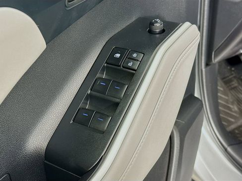 Certified 2022 Toyota Highlander XLE image 17