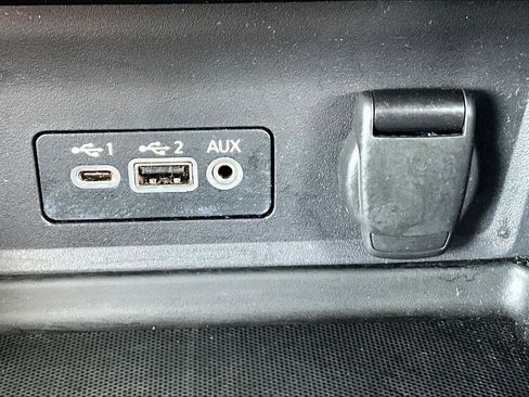 Used 2024 Nissan Sentra SV FWD image 16