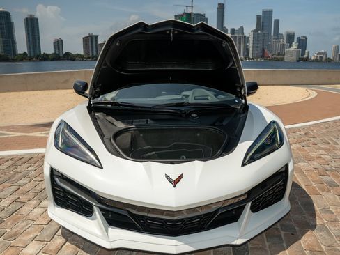 Used 2025 Chevrolet Corvette Z06 w/ Stealth Interior Trim Package RWD image 37