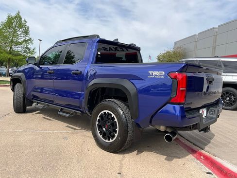 Used 2024 Toyota Tacoma TRD Off-Road image 8