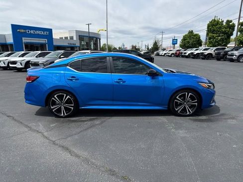 Used 2022 Nissan Sentra SR w/ SR Premium Package FWD image 8