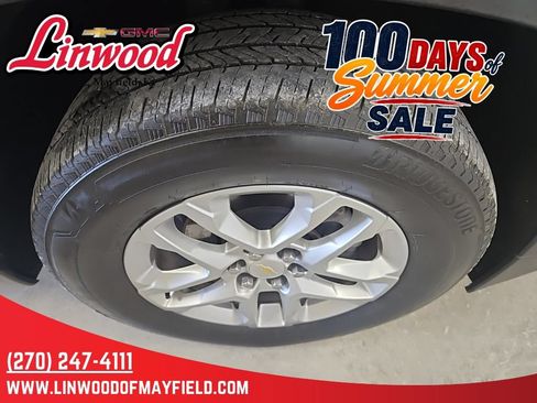 Used 2023 Chevrolet Traverse LS FWD image 9