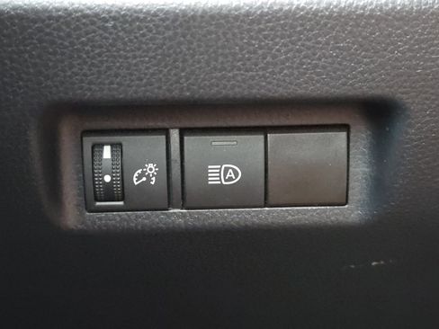 Used 2023 Toyota RAV4 XLE image 12