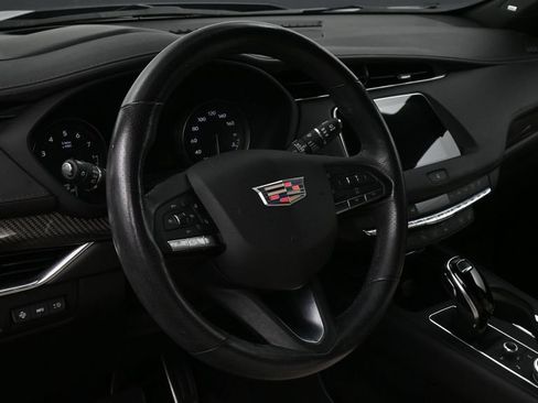 Used 2023 Cadillac XT4 Sport FWD image 9