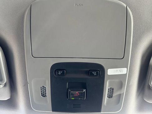 Used 2023 Toyota Camry SE image 15