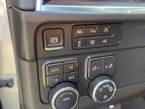Used 2025 Chevrolet Tahoe LT AWD/4WD image 19