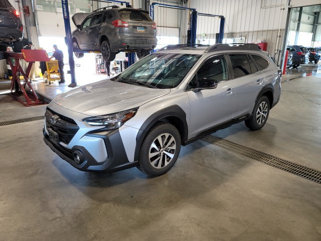Used 2025 Subaru Outback Premium w/ Popular Package #1A AWD/4WD image 3