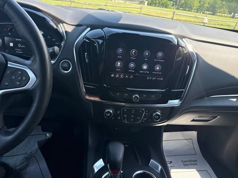 Used 2023 Chevrolet Traverse RS AWD/4WD image 17