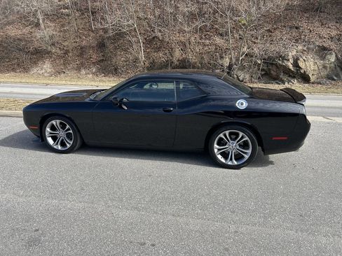 Used 2020 Dodge Challenger R/T image 3