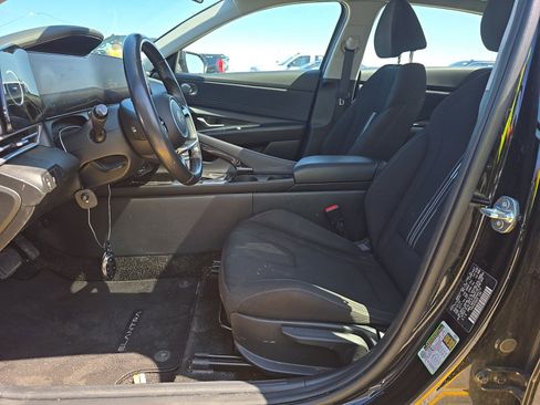 Used 2024 Hyundai Elantra SEL w/ Convenience Package image 14