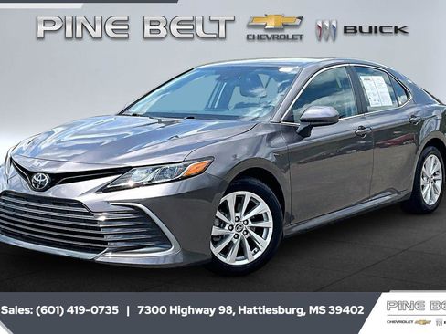 Used 2023 Toyota Camry LE image 10