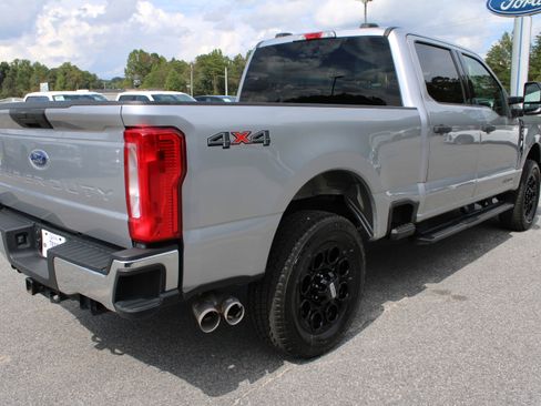 Used 2024 Ford F250 XLT image 6