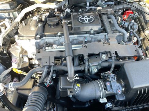 Used 2025 Toyota Corolla SE w/ Convenience Package FWD image 18