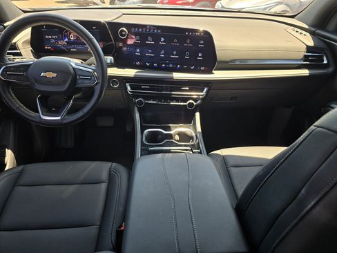 Used 2024 Chevrolet Traverse LT w/ LPO, Floor Liner Package FWD image 13