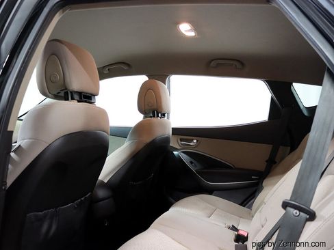 Used 2017 Hyundai Santa Fe Sport image 15