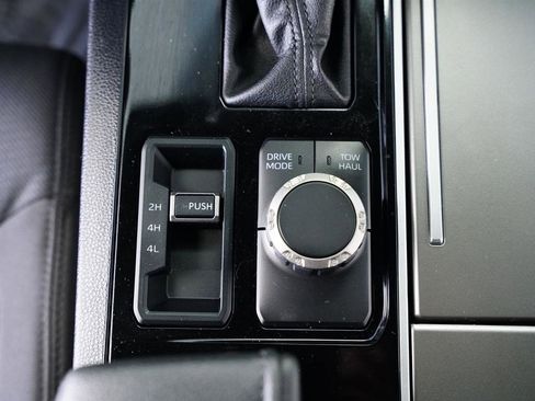 Used 2025 Toyota Sequoia SR5 image 28