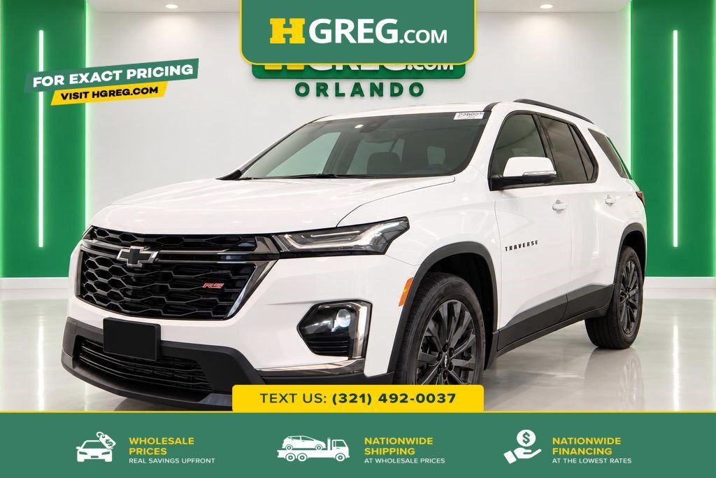 Used 2023 Chevrolet Traverse RS FWD image 1