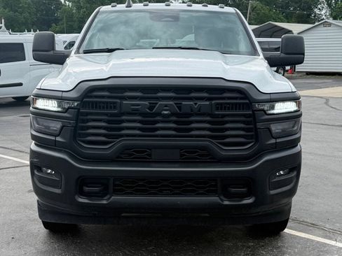 Used 2026 RAM 2500 Tradesman AWD/4WD image 3