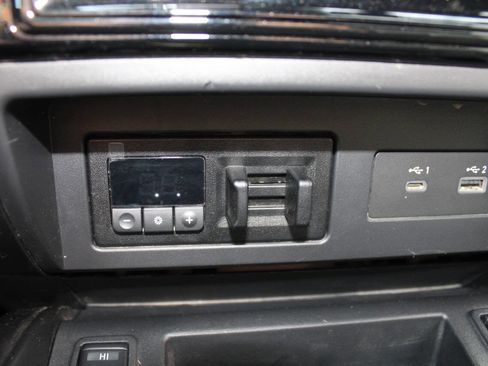 Used 2023 Nissan Titan PRO-4X w/ Pro-4x Convenience Package image 15