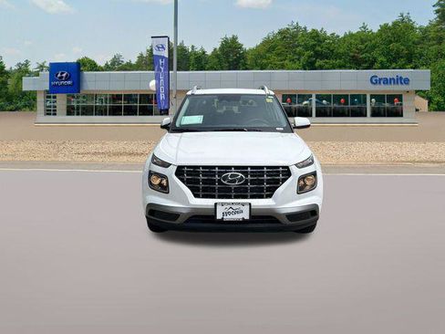 New 2026 Hyundai Venue SEL FWD image 3