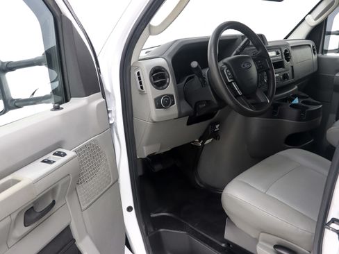 Used 2023 Ford E-450 and Econoline 450 Super Duty w/ Power Windows & Locks Group RWD image 21