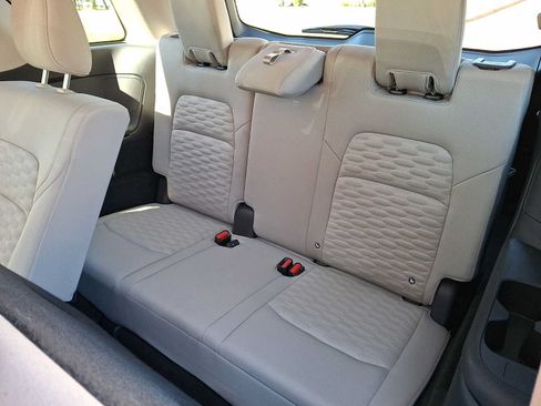 Used 2022 Nissan Pathfinder SV AWD/4WD image 9