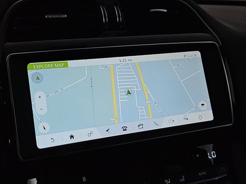 Used 2018 Jaguar F-PACE Portfolio AWD/4WD image 22