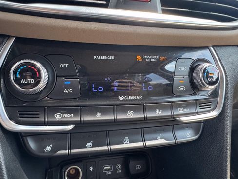 Used 2020 Hyundai Santa Fe Limited AWD/4WD image 28