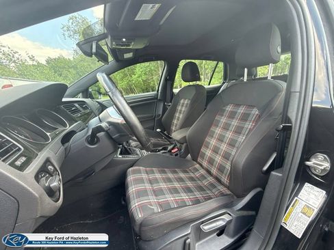 Used 2018 Volkswagen GTI SE FWD image 18