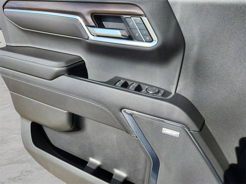 Used 2023 GMC Sierra 1500 SLT w/ SLT Convenience Package image 23