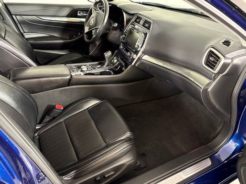 Used 2023 Nissan Maxima SV w/ Floor Mat Group FWD image 12