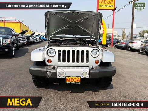 Used 2008 Jeep Wrangler Unlimited Sahara AWD/4WD image 13
