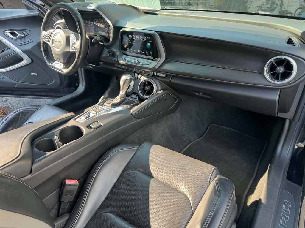 Used 2016 Chevrolet Camaro SS RWD image 10