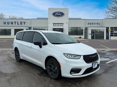 Used 2024 Chrysler Pacifica Limited