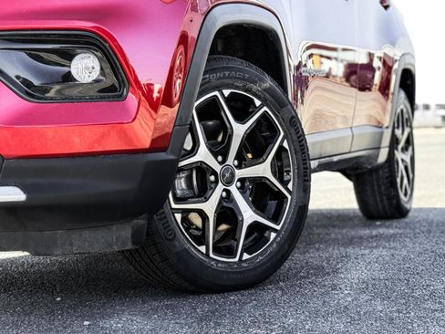 Used 2025 Jeep Compass Limited AWD/4WD image 2