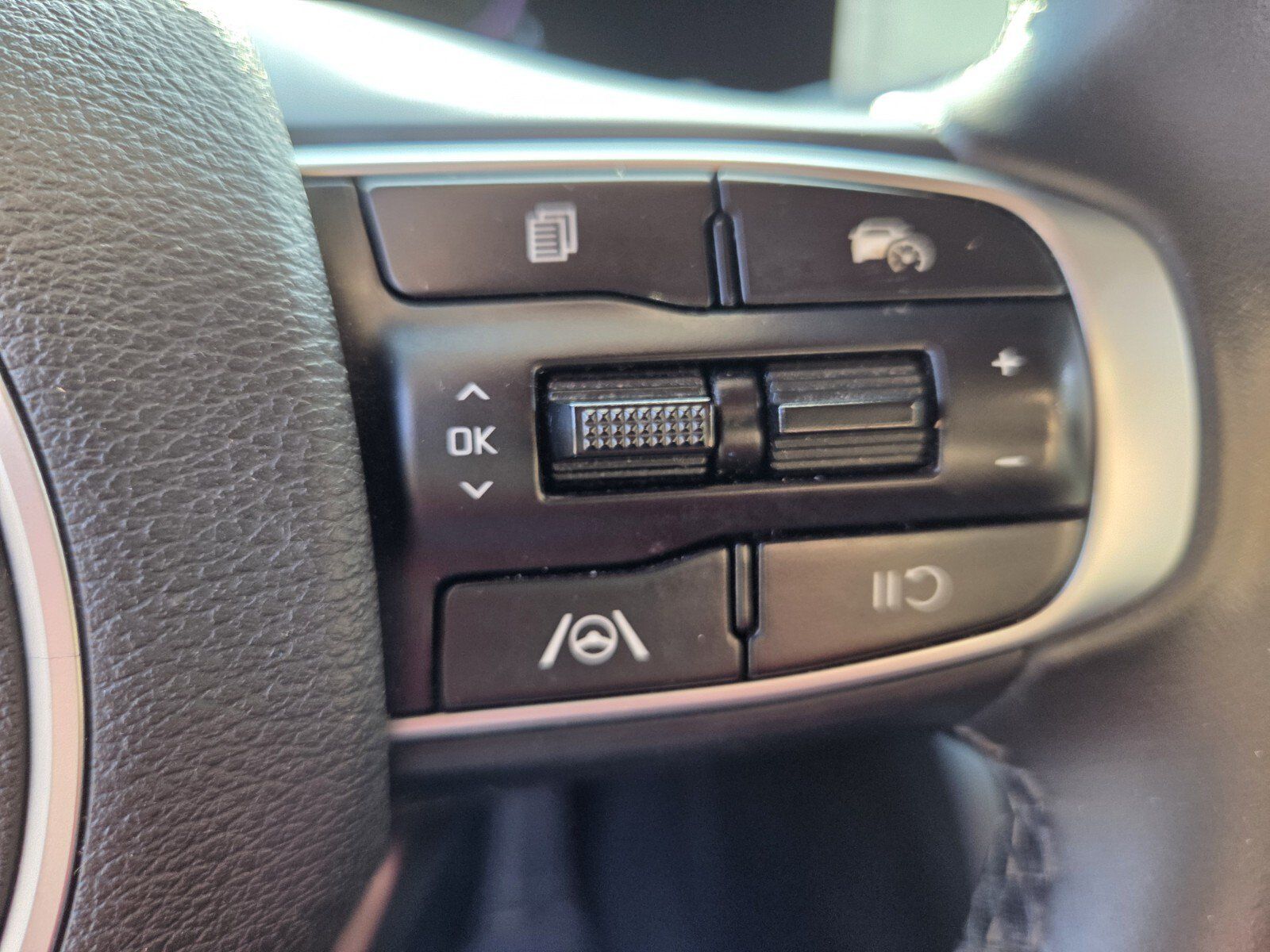 Used 2023 Kia Sportage EX FWD image 34