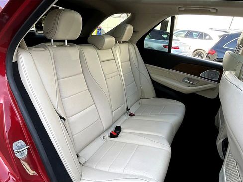 Used 2021 Mercedes-Benz GLE 350 4MATIC w/ Premium Package image 19