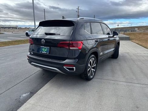 Used 2022 Volkswagen Taos SE image 3