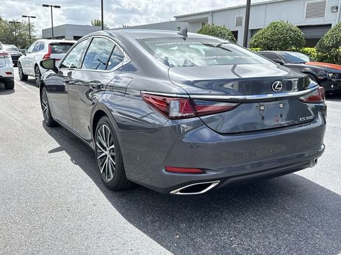 Used 2025 Lexus ES 350 350 w/ Premium Package image 10