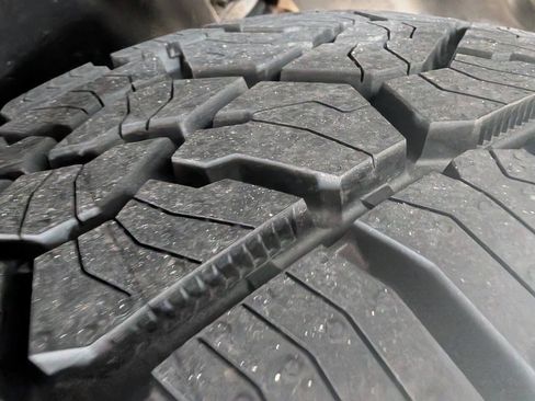Used 2016 Jeep Cherokee Trailhawk w/ Leather Interior Group AWD/4WD image 22