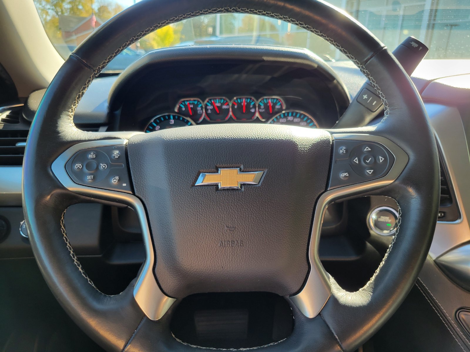 Used 2019 Chevrolet Suburban LT w/ Luxury Package AWD/4WD image 13