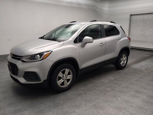 Used 2019 Chevrolet Trax LT w/ LT Convenience Package AWD/4WD image 2
