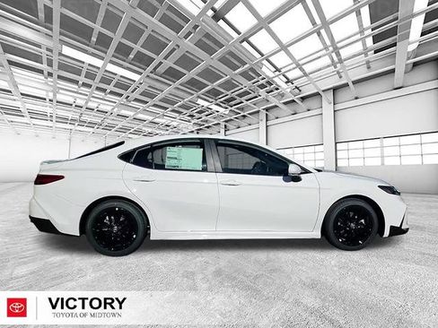 Used 2026 Toyota Camry SE image 2