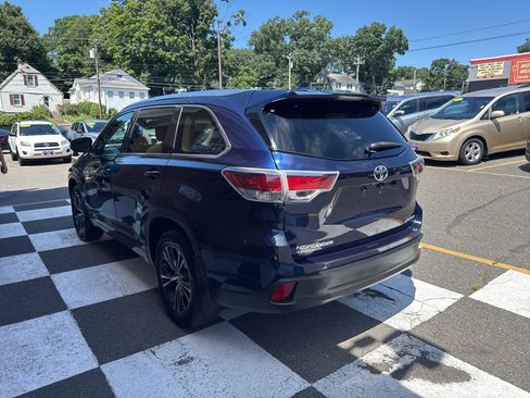 Used 2016 Toyota Highlander XLE AWD/4WD image 4