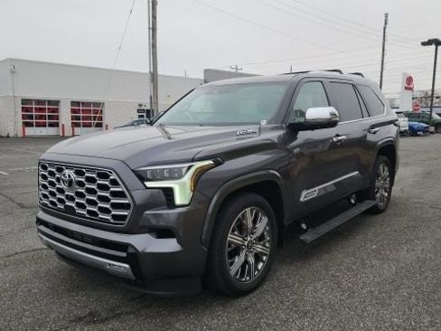 Used 2025 Toyota Sequoia Capstone image 4
