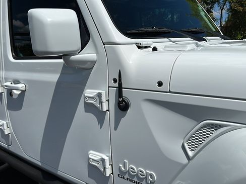 Used 2020 Jeep Gladiator Sport w/ Quick Order Package 24S image 13