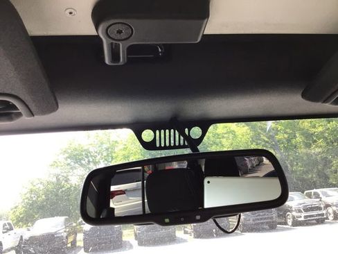 Used 2016 Jeep Wrangler Unlimited Sahara AWD/4WD image 29
